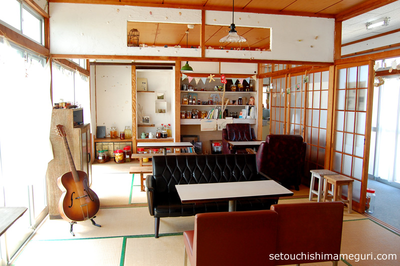 大島 【{つながりの家}カフェ・シヨル(cafe SHIYORU)】やさしい美術プロジェクト