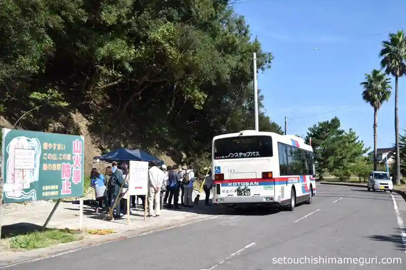 丸亀市本島 瀬戸内国際芸術祭2016で導入されたシャトルバス
