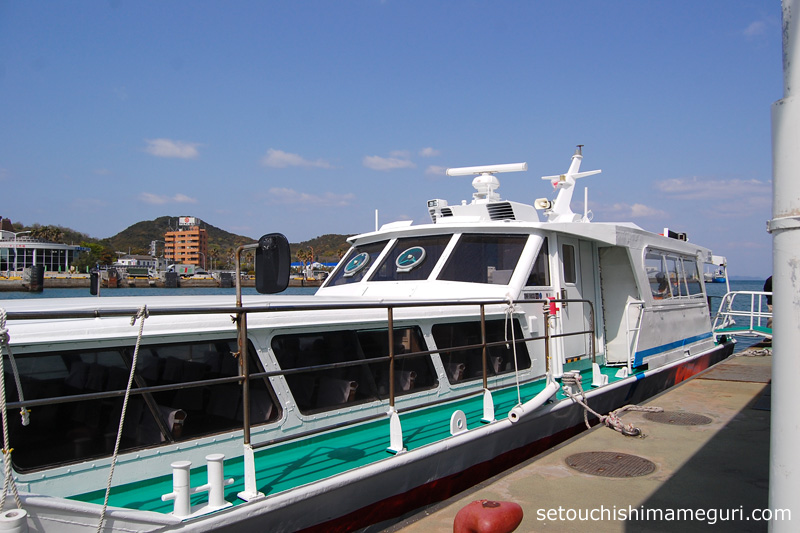 小豆島～犬島を結ぶ高速旅客船